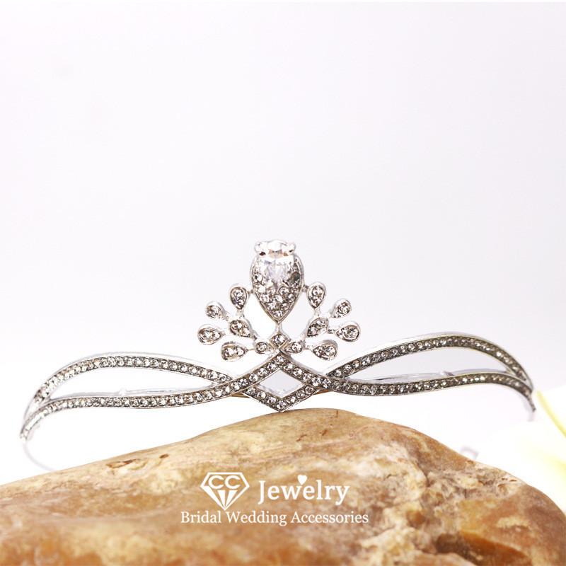 Hair Clips & Barrettes Simple Design Wedding Crown Women Accessory Engagement Ornaments Bridal Headdress Water Drop Shape Diadem Pageant HS1
Hair Clips & Barrettes Simple Design Wedding Crown Women Accessory Engagement Ornaments Bridal Headdress Water Drop Shape Diadem Pageant HS1