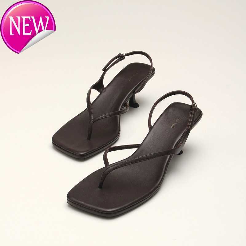 The row shoes French word with sandals leather toe clip square kitten heel back empty 2022 summer middle heel, Black
The row shoes French word with sandals leather toe clip square kitten heel back empty 2022 summer middle heel, Black