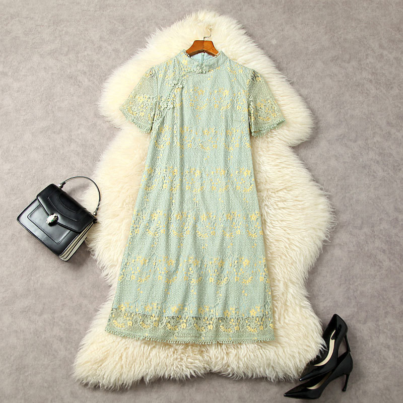 2023 Summer Green Floral Lace Cheongsam Dress Short Sleeve Stand Collar Buttons Midi Casual Dresses L3M122284
2023 Summer Green Floral Lace Cheongsam Dress Short Sleeve Stand Collar Buttons Midi Casual Dresses L3M122284
