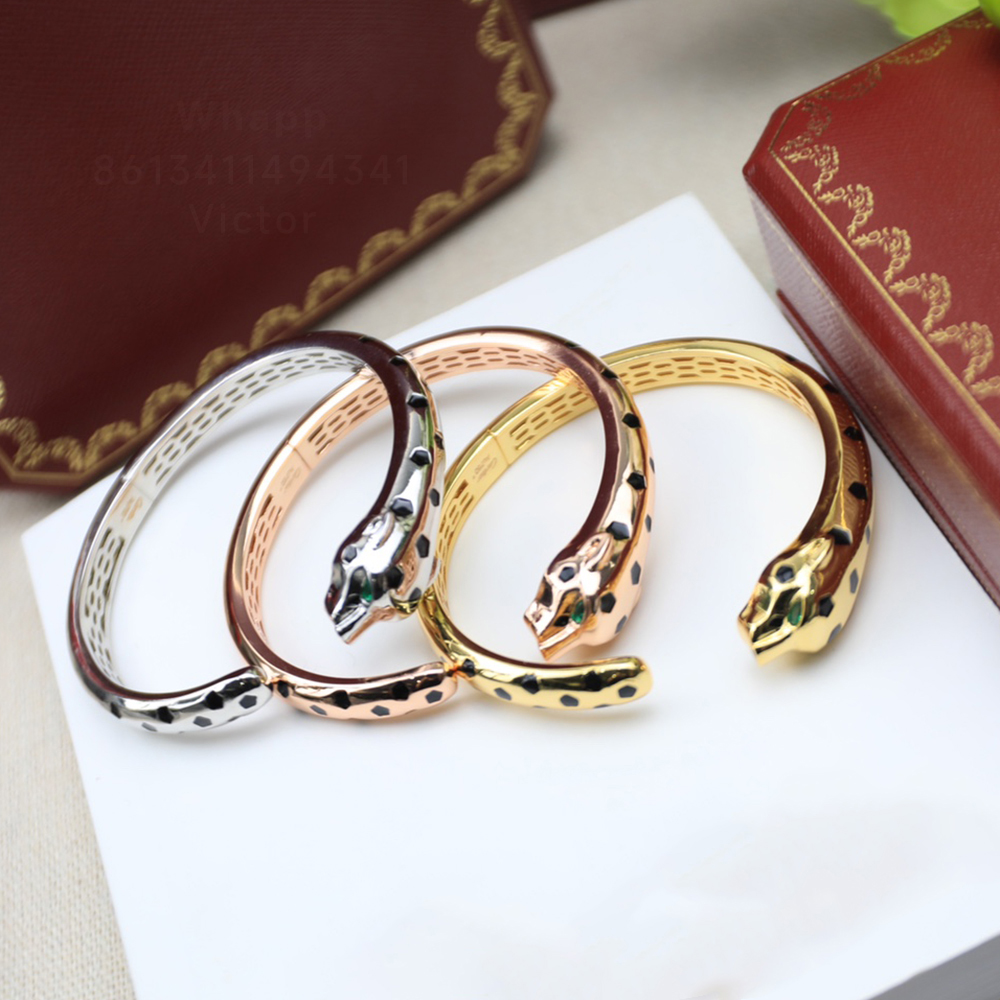 panthere bangle Charm bangle for woman designer diamond Emerald Gold plated 18K T0P quality highest counter quality fashion luxury classic style premium gifts 014
panthere bangle Charm bangle for woman designer diamond Emerald Gold plated 18K T0P quality highest counter quality fashion luxury classic style premium gifts 014