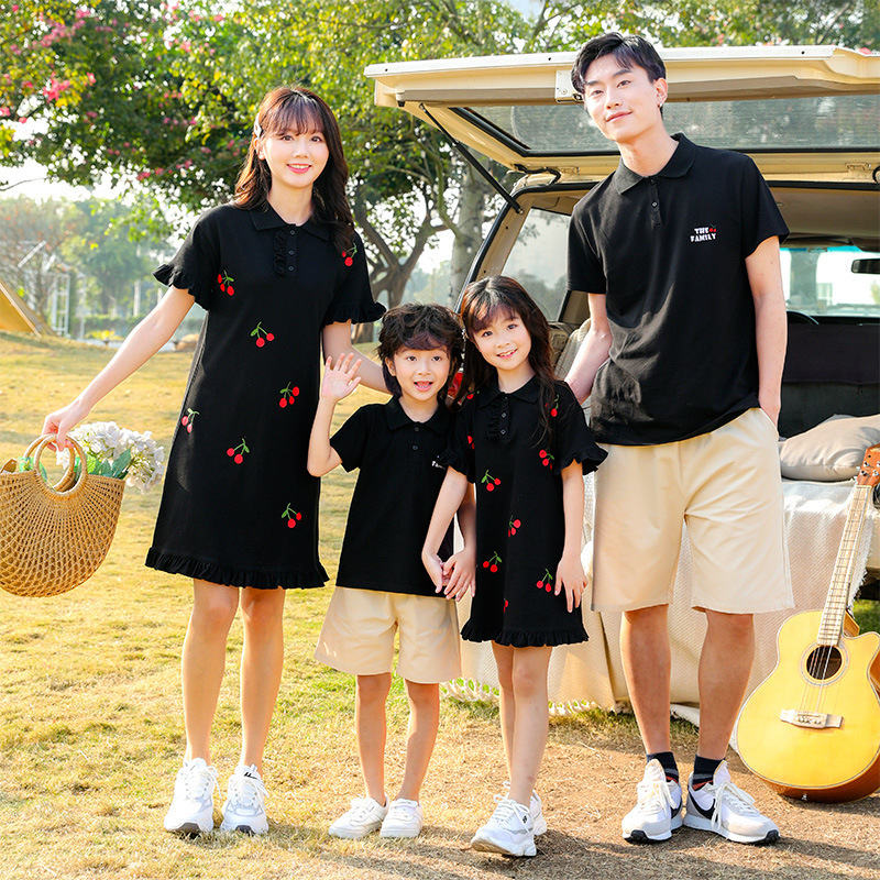 Family Matching Outfits Mother And Daughter Cherry Print Dress With Ruffle Holiday Family Matching T Shirt Shorts Sets Summer Baby Boy Girl Couple Suits 230316, Family clothes 02
Family Matching Outfits Mother And Daughter Cherry Print Dress With Ruffle Holiday Family Matching T Shirt Shorts Sets Summer Baby Boy Girl Couple Suits 230316, Family clothes 02
