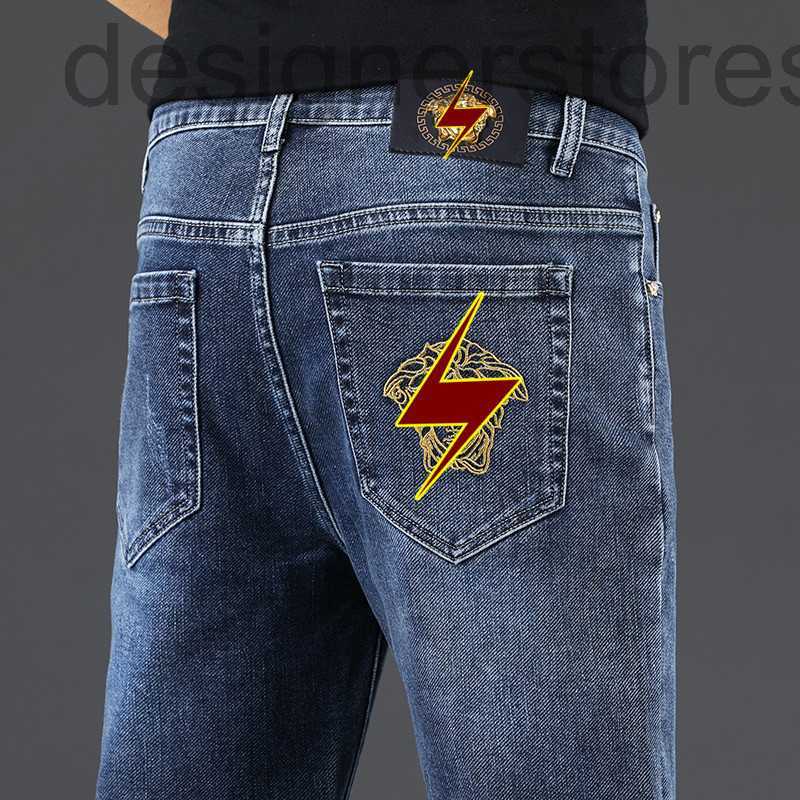 Men's Jeans Designer European station men's embroidered jeans winter thickened new elastic slim leg straight pants O93W, Hs9812
Men's Jeans Designer European station men's embroidered jeans winter thickened new elastic slim leg straight pants O93W, Hs9812