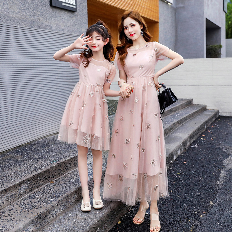 Family Matching Outfits Mother And Daughter Matching Dress Summer Embroidered Tulle Midi Frocks Mom And Girl Match Fashion Cute Clothes Trends 230316, Pink dress
Family Matching Outfits Mother And Daughter Matching Dress Summer Embroidered Tulle Midi Frocks Mom And Girl Match Fashion Cute Clothes Trends 230316, Pink dress