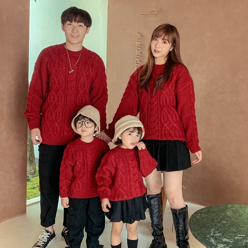 Family Matching Outfits Christmas Family Matching Sweater Dad Mom And Daughter Son Year Clothes Women Baby Girl Boy Red Knitted Top Men Jumper 230316