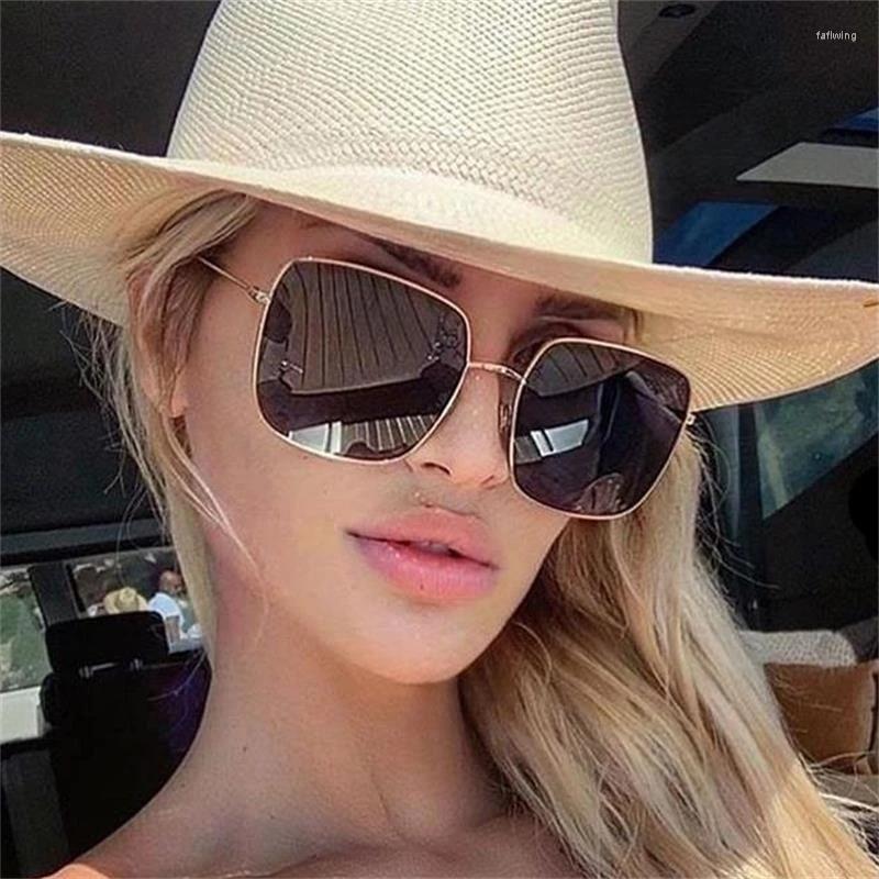 Sunglasses HKNA Metal Square Women Oversized Retro Alloy Sun Glasses For Men Vintage Mujer
Sunglasses HKNA Metal Square Women Oversized Retro Alloy Sun Glasses For Men Vintage Mujer
