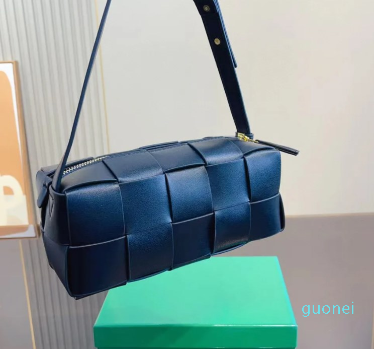 2023 Luxury Designer Shoulder Bag Women's Handbag large woven clutch Handbag Oblique Span Fanny Pack Pure leather, Pink
2023 Luxury Designer Shoulder Bag Women's Handbag large woven clutch Handbag Oblique Span Fanny Pack Pure leather, Pink