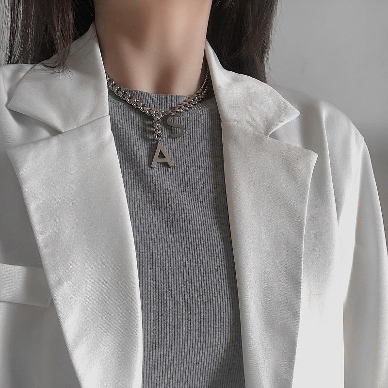 Pendant Necklaces Ins Style European And American Personality Titanium Steel Letter Necklace Men Women Trendy Hip-hop Wild Clavicle Chain
Pendant Necklaces Ins Style European And American Personality Titanium Steel Letter Necklace Men Women Trendy Hip-hop Wild Clavicle Chain