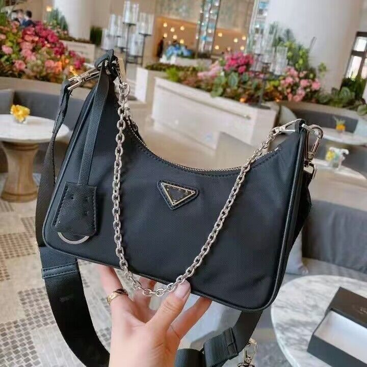 2023 shoulder bags handbags High quality Crossbody bag Heart-shaped decoration Tarpaulin Nylon wallet wholesale, Black
2023 shoulder bags handbags High quality Crossbody bag Heart-shaped decoration Tarpaulin Nylon wallet wholesale, Black