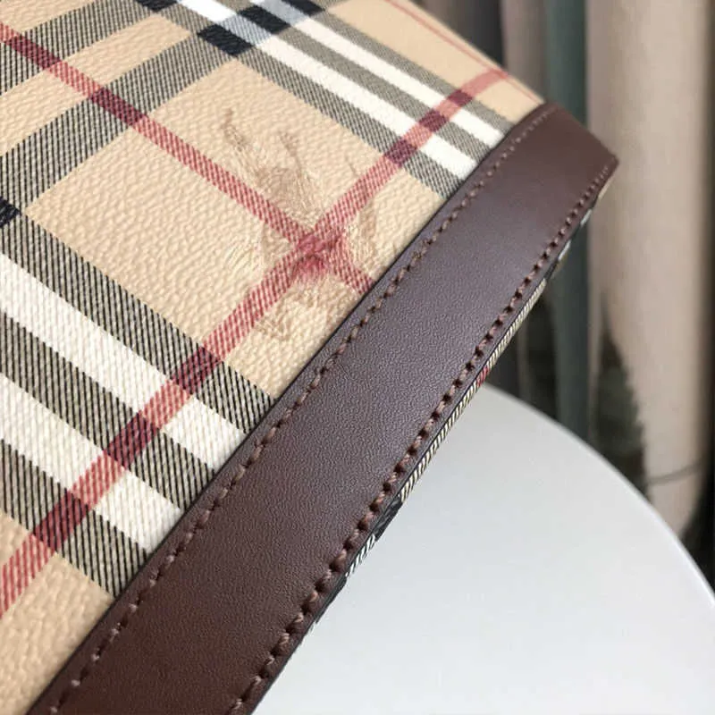 Designer Luxury Bags For Women High Quality Brown Crossbody Handbags Vintage Leather Wallet Paris Plaid The Totes Bag Fashion Purses VCQF
Designer Luxury Bags For Women High Quality Brown Crossbody Handbags Vintage Leather Wallet Paris Plaid The Totes Bag Fashion Purses VCQF