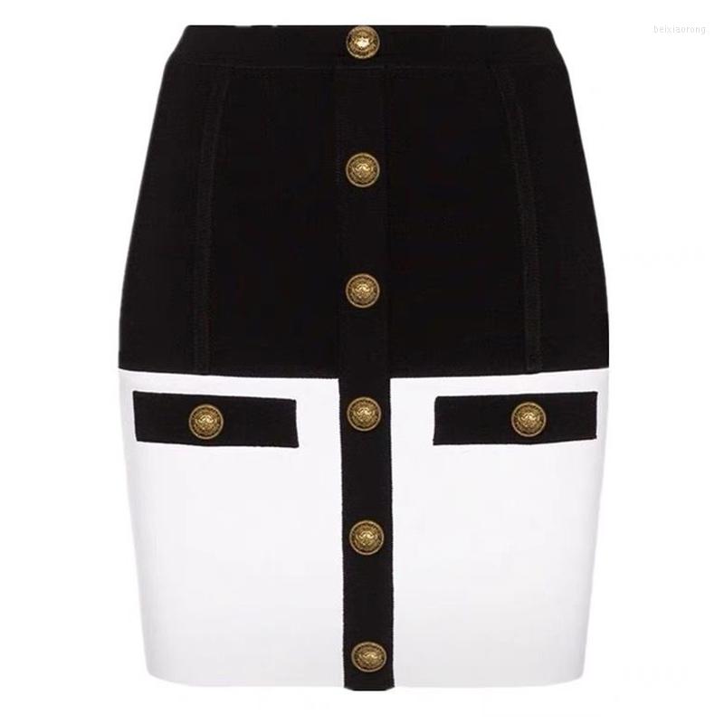 Skirts -XL High Quality 2023 Black And White Stitching Waist Slim Gold Button Zipper Bag Hip Casual Commuter Woman Mini Skirt, Model color
Skirts -XL High Quality 2023 Black And White Stitching Waist Slim Gold Button Zipper Bag Hip Casual Commuter Woman Mini Skirt, Model color