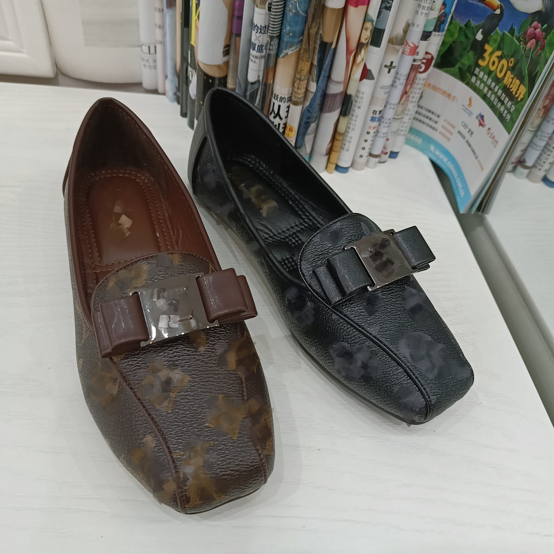 Top Quality Women Dress Shoes Flats Leather Sandal Vintage Paris Monograms Print Loafers Lady Girls casual low-top wedding party design business formal Sneaker, Xylv3161
Top Quality Women Dress Shoes Flats Leather Sandal Vintage Paris Monograms Print Loafers Lady Girls casual low-top wedding party design business formal Sneaker, Xylv3161