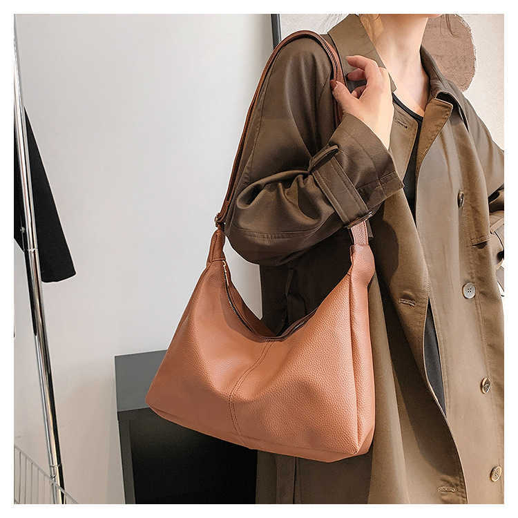top Vintage Fashion Women Shoulder Bags New Solid Color Large Capacity Tote Crossbody Bags Casual Shopping and Travel Bags 230308, Black
top Vintage Fashion Women Shoulder Bags New Solid Color Large Capacity Tote Crossbody Bags Casual Shopping and Travel Bags 230308, Black