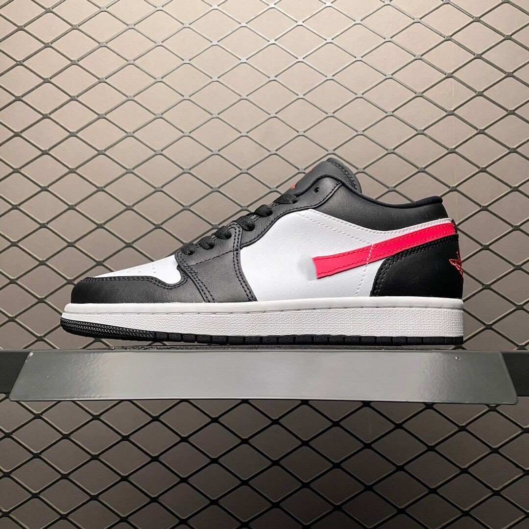 Womens Men's Brand Name Outdoor Basketball Shoes Jumpman 1 1s Low Black Siren Red White The Athletics Walking Designer Sneakers
Womens Men's Brand Name Outdoor Basketball Shoes Jumpman 1 1s Low Black Siren Red White The Athletics Walking Designer Sneakers