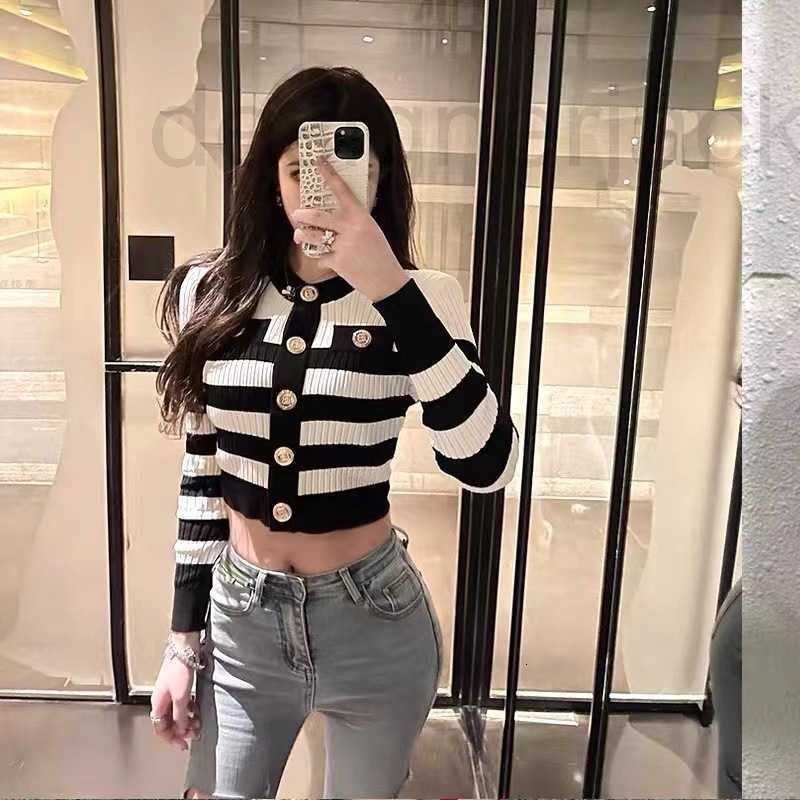 Women' Knits & Tees designer New long-sleeved striped contrast metal button slim knit cardigan women in autumn winter E2CP, Blue4
Women' Knits & Tees designer New long-sleeved striped contrast metal button slim knit cardigan women in autumn winter E2CP, Blue4