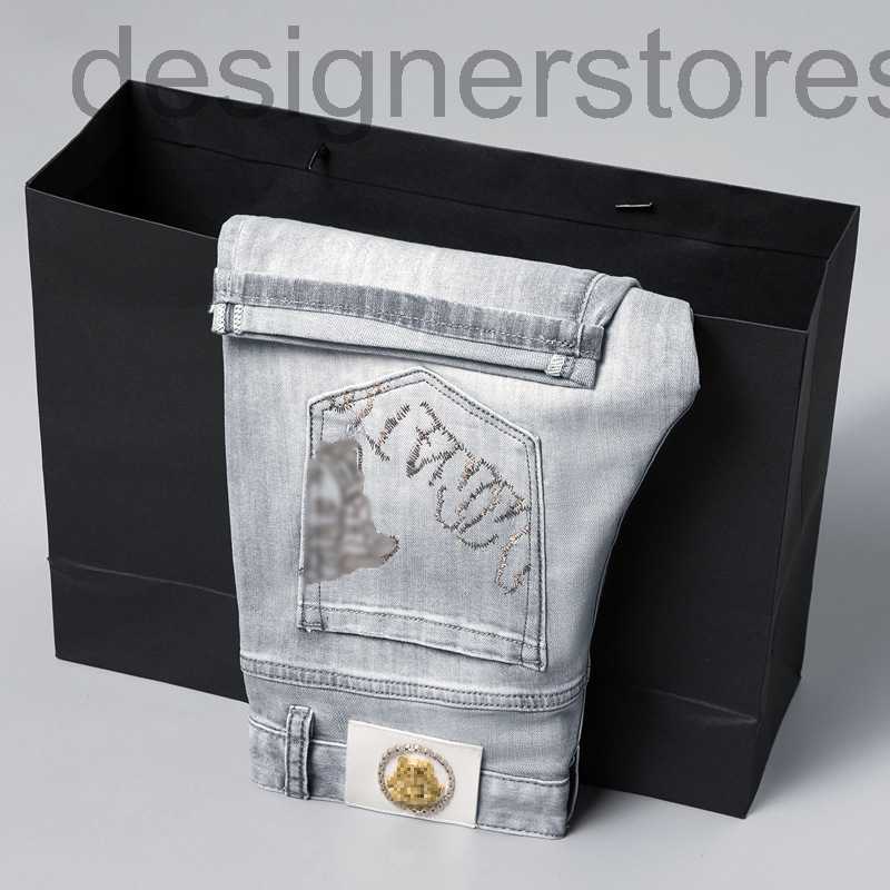 Men's Jeans Designer Denim shorts men's blue summer thin wash embroidered smoke grey five-point pants G3GG, Lt 8810 shorts light grey
Men's Jeans Designer Denim shorts men's blue summer thin wash embroidered smoke grey five-point pants G3GG, Lt 8810 shorts light grey