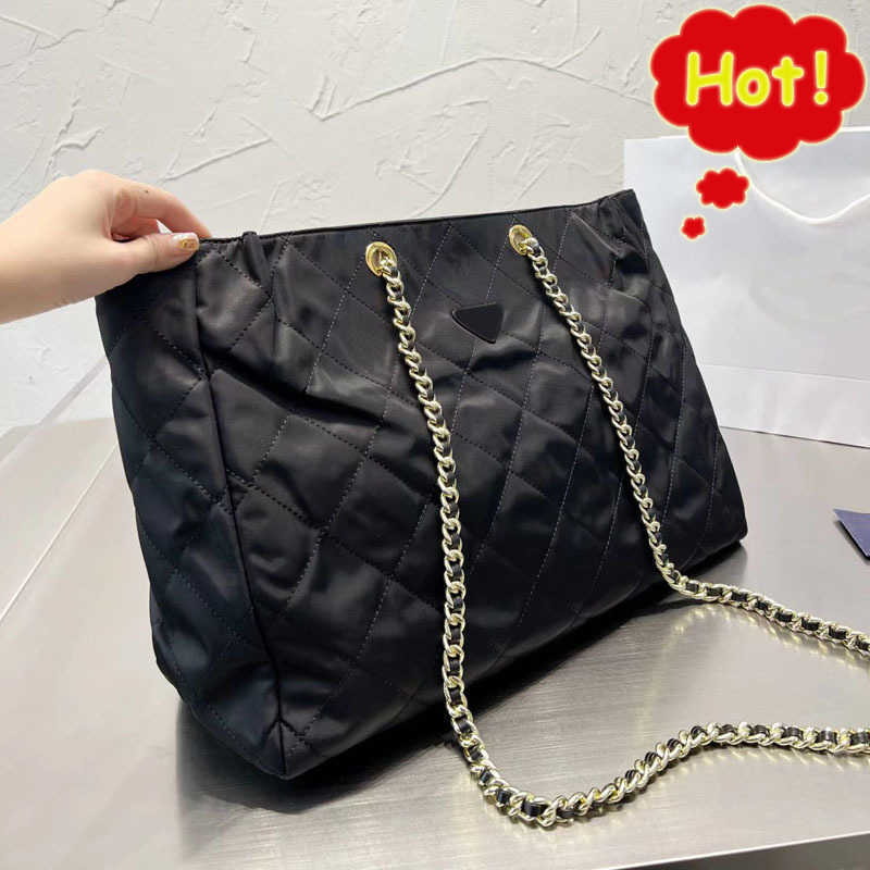 Prads totes designer handbag women bag Handbags Prade the Tote bags Luxuries designers womens crossbody Handbag Shoulder 7A high quality purses wallet M2A0, Pbag black 2--30x25cm
Prads totes designer handbag women bag Handbags Prade the Tote bags Luxuries designers womens crossbody Handbag Shoulder 7A high quality purses wallet M2A0, Pbag black 2--30x25cm