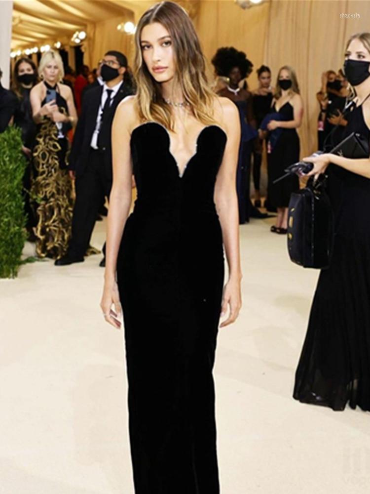 Casual Dresses Women Winter Sexy Strapless Backless Crystal Diamonds Maxi Long Bodycon Bandage Dress 2023 Elegant Evening Party Vestido, Black
Casual Dresses Women Winter Sexy Strapless Backless Crystal Diamonds Maxi Long Bodycon Bandage Dress 2023 Elegant Evening Party Vestido, Black