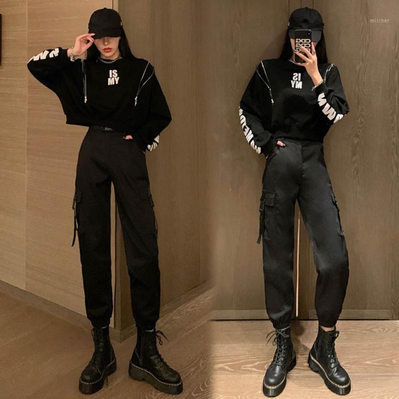 Women' Tracksuits Women 2023 Locomotive Two Pieces Suit Bat Sleeve Hoodie Trousers High Waist Overalls Street Fashion Letter Zipper Black
Women' Tracksuits Women 2023 Locomotive Two Pieces Suit Bat Sleeve Hoodie Trousers High Waist Overalls Street Fashion Letter Zipper Black