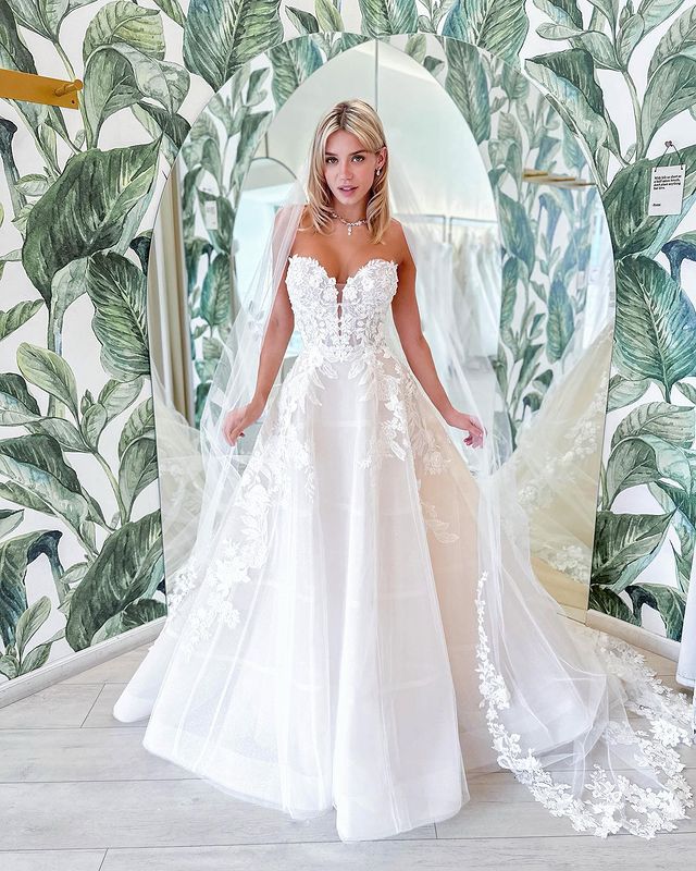 Size Vinatge Plus Lace A Line Wedding Dresses Applique Sweetheart Draped Pleats Illusion Back Sweep Train Bridal Gowns Second Reception Dress Custom M