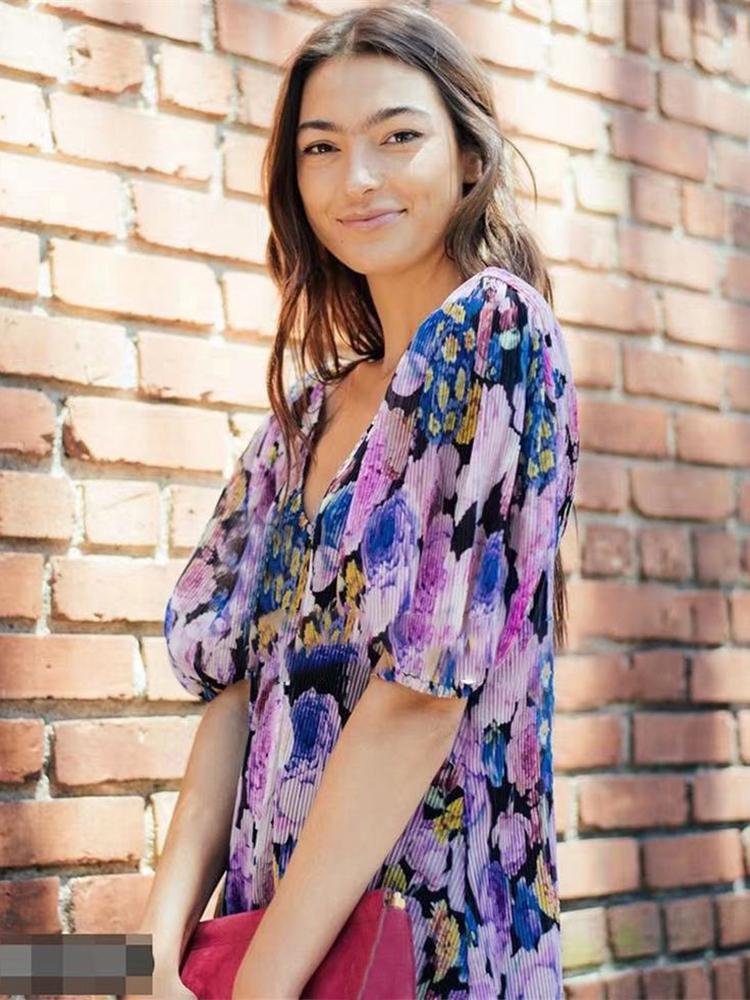 Casual Dresses Women Dress 2023 Spring And Summer Deep V 100 Pleats Loose Floral Print Mid-length WomenCasual
Casual Dresses Women Dress 2023 Spring And Summer Deep V 100 Pleats Loose Floral Print Mid-length WomenCasual