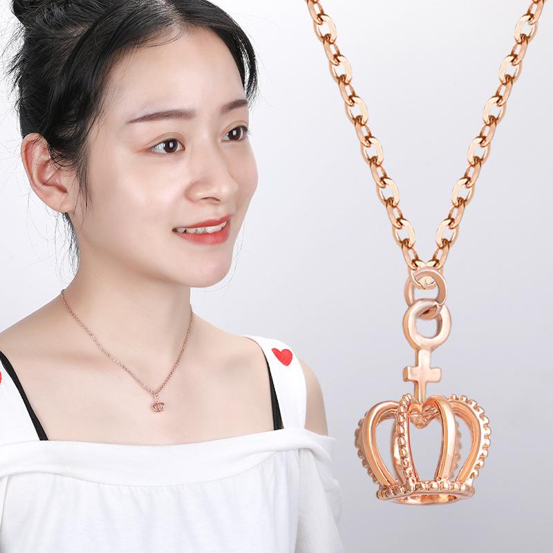 Pendant Necklaces 316L Stainless Steel Large Zircon Crown Necklace Simple Core Movable Water Ripple Chain Ladies Jewelry
Pendant Necklaces 316L Stainless Steel Large Zircon Crown Necklace Simple Core Movable Water Ripple Chain Ladies Jewelry
