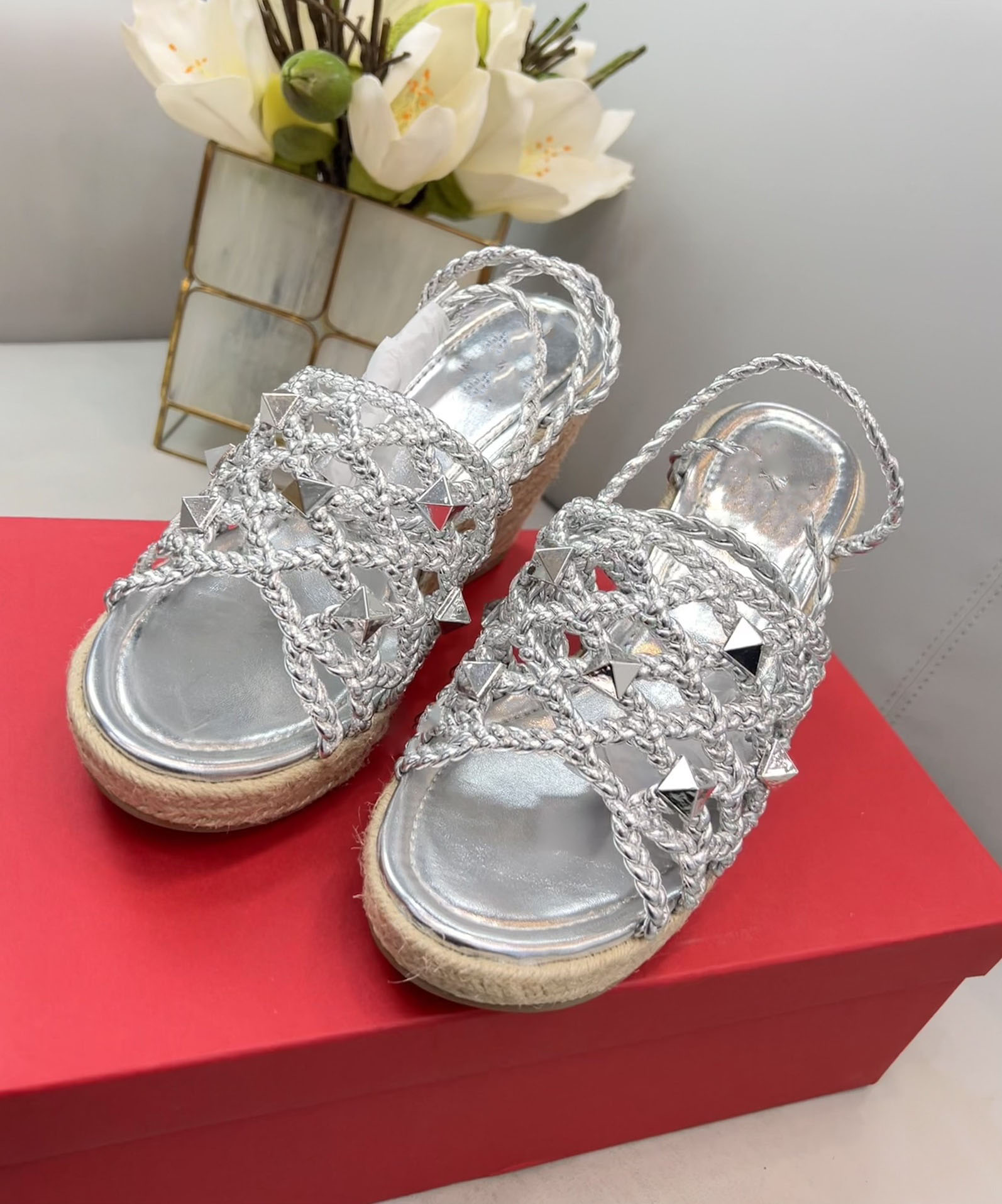 2023 platform slide Women Slippers Designer wedge Pattern Embroidery Letters Beach Casual Slides Flip Flops Ladies Platform Thick Bottom With Box 35-41, Cream
2023 platform slide Women Slippers Designer wedge Pattern Embroidery Letters Beach Casual Slides Flip Flops Ladies Platform Thick Bottom With Box 35-41, Cream