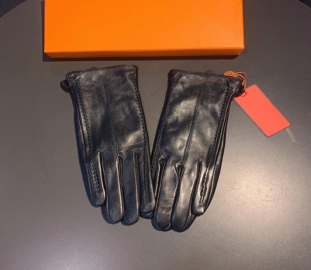 Winter outdoor leather women039s gloves cycling with velvet rhombic accessories touch screen saver warm sheepskin gloves2075009 
Winter outdoor leather women039s gloves cycling with velvet rhombic accessories touch screen saver warm sheepskin gloves2075009