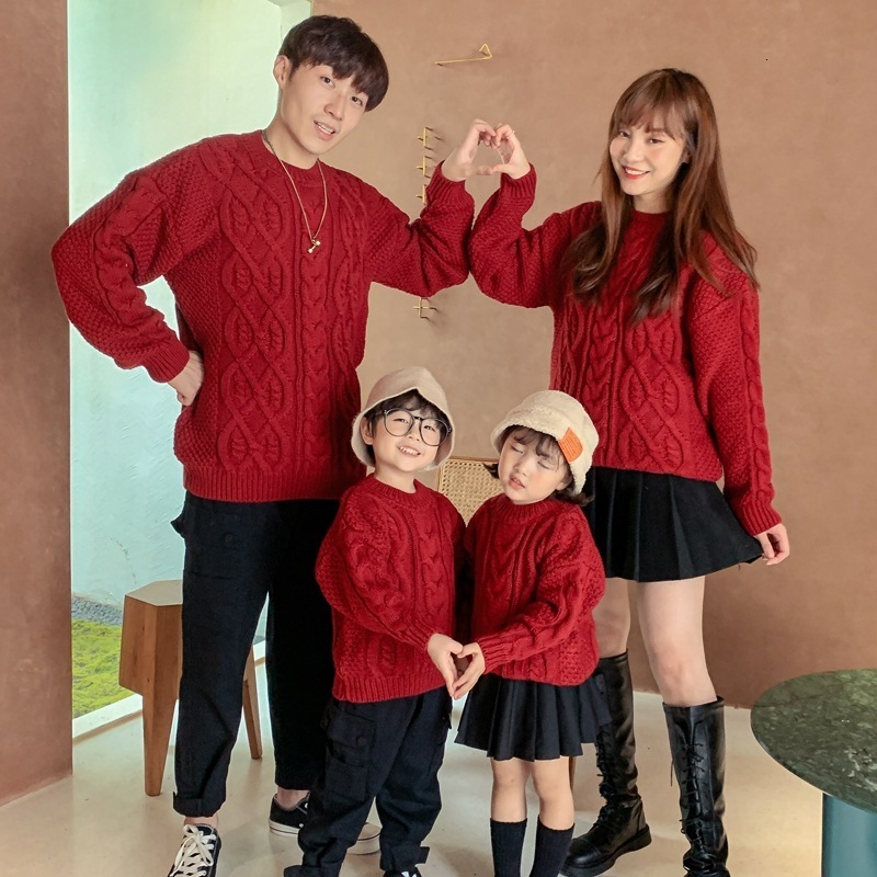 Family Matching Outfits Christmas Family Matching Sweater Dad Mom And Daughter Son Year Clothes Women Baby Girl Boy Red Knitted Top Men Jumper 230316