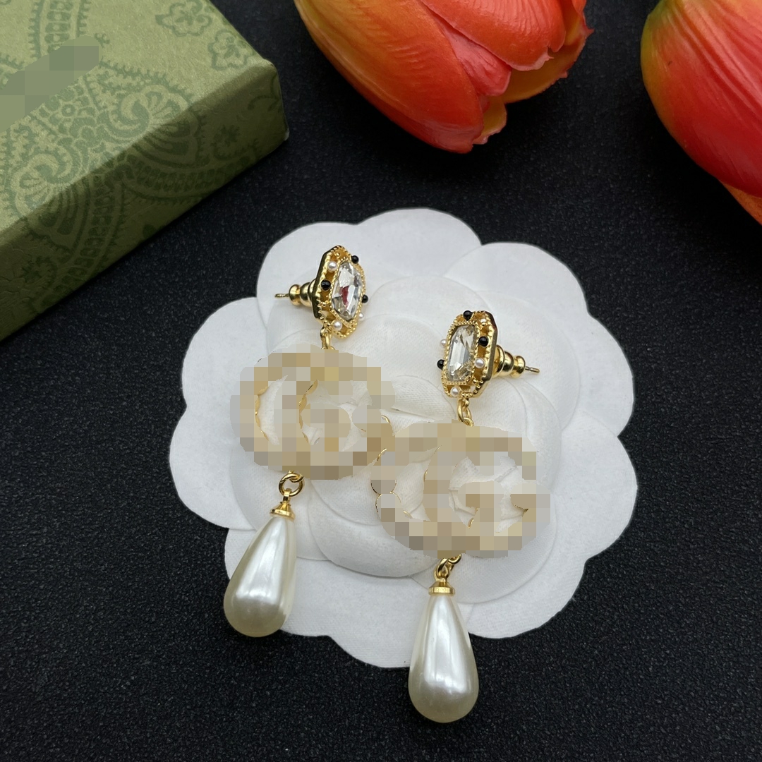 High Classic 18K Gold Plated Stud Designer Double g Earring Luxury Geometric Crystal Heart-shaped Couple Earrings for Woman Wedding Birthday Party Gifts GE-087
High Classic 18K Gold Plated Stud Designer Double g Earring Luxury Geometric Crystal Heart-shaped Couple Earrings for Woman Wedding Birthday Party Gifts GE-087