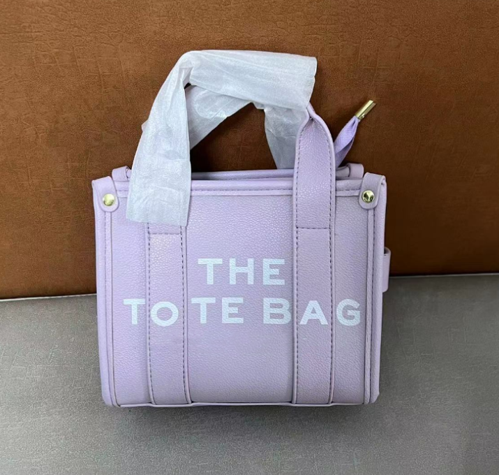 Quality The Tote Bag Designer Women Mini leather Crossbody Shoulder Handbags With strap Black Pink Totes Bags Handbag, 20×16×10cm
Quality The Tote Bag Designer Women Mini leather Crossbody Shoulder Handbags With strap Black Pink Totes Bags Handbag, 20×16×10cm