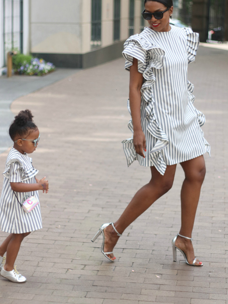 Family Matching Outfits Mom and daughter Dress Summer Stylish Stripe Ruffle Dress For Mommy Daughter Clothes Matching Parent-child Clothes Mini Dress 