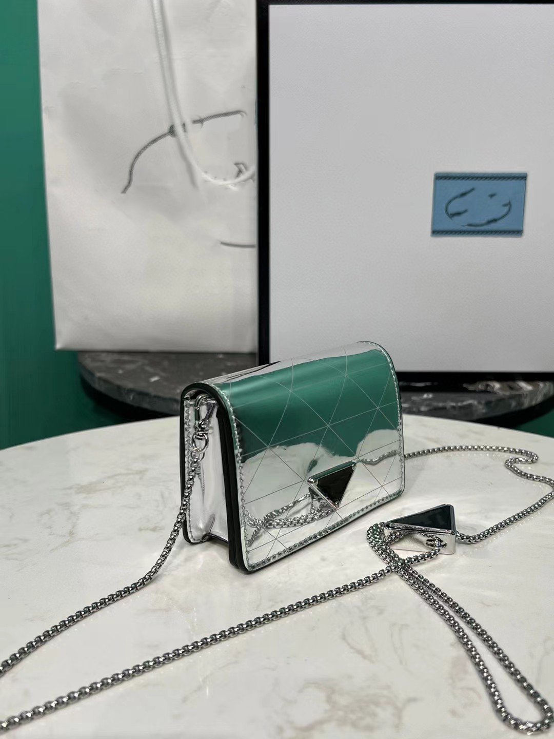 Classic women's bag high-end customized quality handbag fashion business casual style women's clutch bag model number 1MR028 SXK8845
Classic women's bag high-end customized quality handbag fashion business casual style women's clutch bag model number 1MR028 SXK8845
