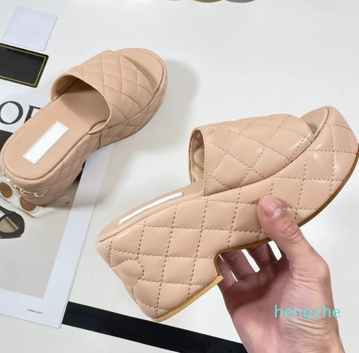 Women Slides Sandals Designer Platform Slide Slipper Thick Bottoms Ladies Flip Flops Embroidery Printed Fashion Summer Beach Casual Shoes 35-40, Black
Women Slides Sandals Designer Platform Slide Slipper Thick Bottoms Ladies Flip Flops Embroidery Printed Fashion Summer Beach Casual Shoes 35-40, Black