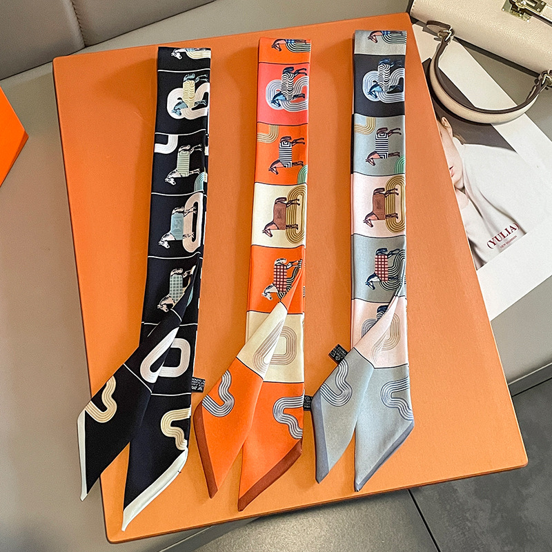 Long Silk Scarf Bag Tie Lady Neck Skinny Scarves Hairband Foulard Horse Print Brand Lady Neckerchief Ribbon 5x85cm
Long Silk Scarf Bag Tie Lady Neck Skinny Scarves Hairband Foulard Horse Print Brand Lady Neckerchief Ribbon 5x85cm