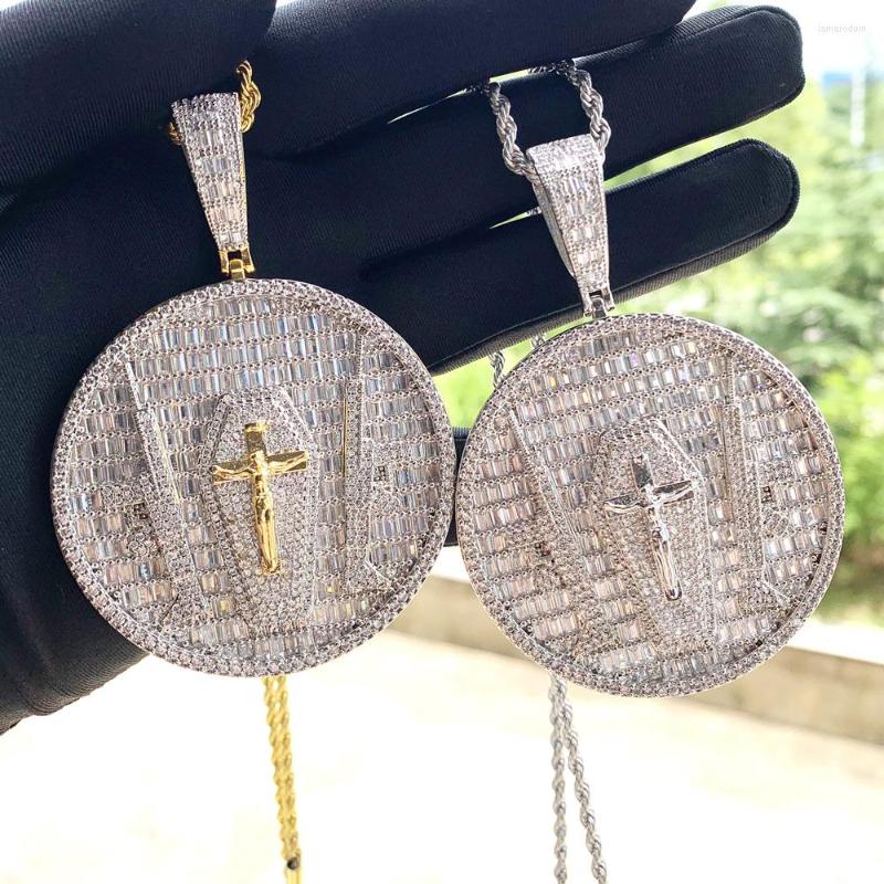Chains High Quality Full Paved Bling 5A Cz Pendant Gun Jesus Big Round Shaped Charms Gold Plated Hip Hop Iced Out Rock Punk Jewelry
Chains High Quality Full Paved Bling 5A Cz Pendant Gun Jesus Big Round Shaped Charms Gold Plated Hip Hop Iced Out Rock Punk Jewelry