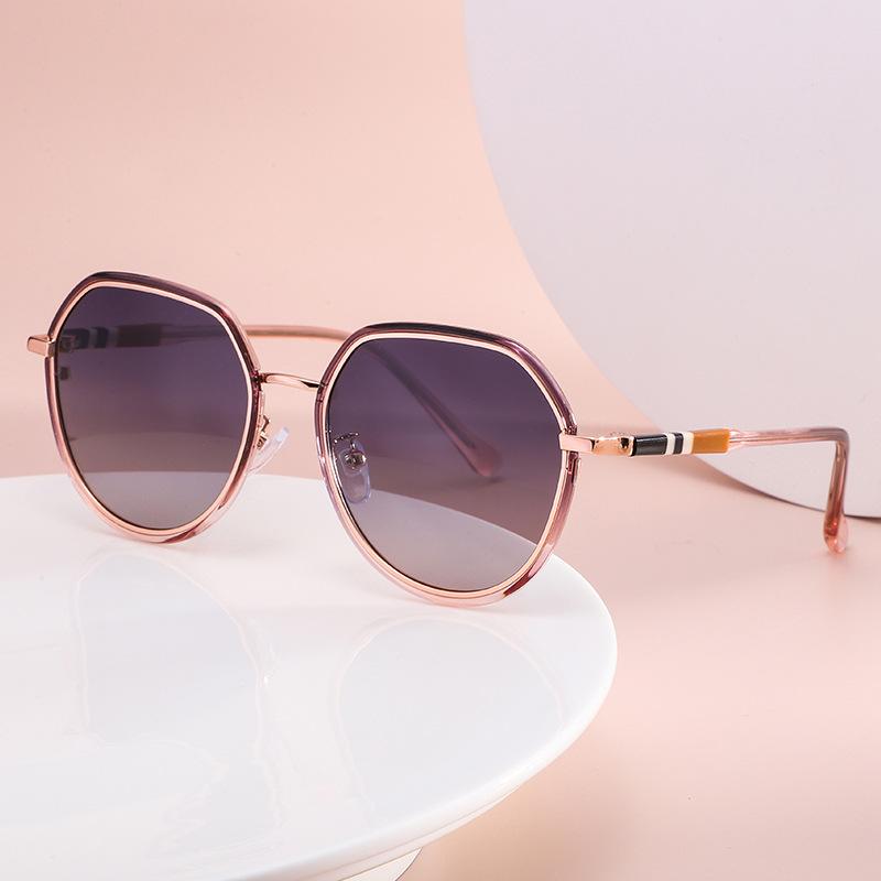 Sunglasses MYALICE Trend Vintage Polarized Women Fashion Wear Outdoor Tourism Drop Feminino UV400
Sunglasses MYALICE Trend Vintage Polarized Women Fashion Wear Outdoor Tourism Drop Feminino UV400