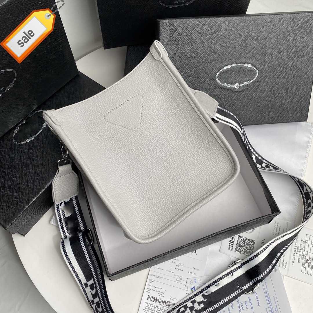 Luxurys Brand Designer Shoulder Bags 2023 New Female Fashion Mobile Phone Bag Multi-functional Portable Shoulders Cross-body Bag Gift Box Factory Direct Sale, Black xdm0270
Luxurys Brand Designer Shoulder Bags 2023 New Female Fashion Mobile Phone Bag Multi-functional Portable Shoulders Cross-body Bag Gift Box Factory Direct Sale, Black xdm0270