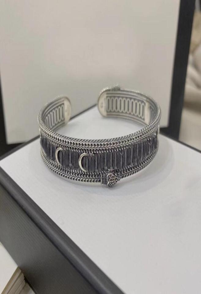 Women Men Silve Bracelet Cuff Bangle Designer Stainless Steel Vintage Brand Double Letter Pattern Bangles Jewelry Women High Quali6774496
Women Men Silve Bracelet Cuff Bangle Designer Stainless Steel Vintage Brand Double Letter Pattern Bangles Jewelry Women High Quali6774496