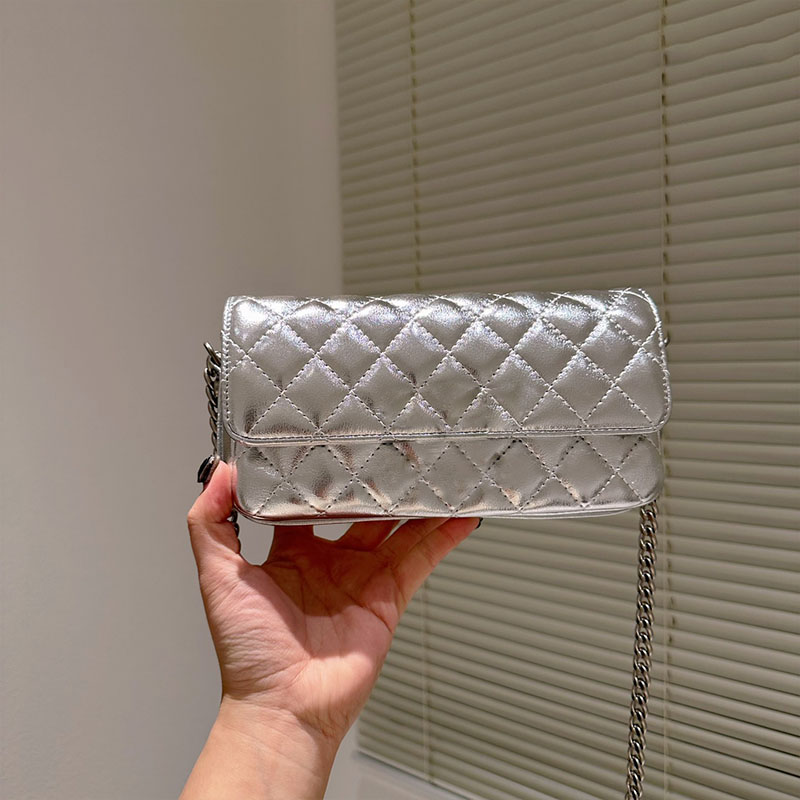 Womens Vintage Medium Baguette Bags Quilted Large Gold/Silver Metal Hardware Chain Strap Crossbody Shoulder Handbags Luxury Designer Purse Wallet Sacoche 23cm, Box
Womens Vintage Medium Baguette Bags Quilted Large Gold/Silver Metal Hardware Chain Strap Crossbody Shoulder Handbags Luxury Designer Purse Wallet Sacoche 23cm, Box