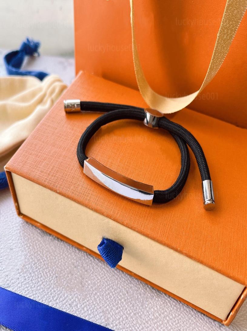New Charming Designer Adjustable Letter Bracelet Classic Woven Cord Silver Buckle Bracelet Suitable for Men and Women Luxury Party4250236
New Charming Designer Adjustable Letter Bracelet Classic Woven Cord Silver Buckle Bracelet Suitable for Men and Women Luxury Party4250236