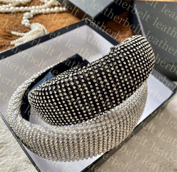 Shiny Diamond Headbands Women Girl Outdoor Hair Hoop Luxury Rhinestone Hair Band High Elastic Travel Hairs Accessories4647168
Shiny Diamond Headbands Women Girl Outdoor Hair Hoop Luxury Rhinestone Hair Band High Elastic Travel Hairs Accessories4647168