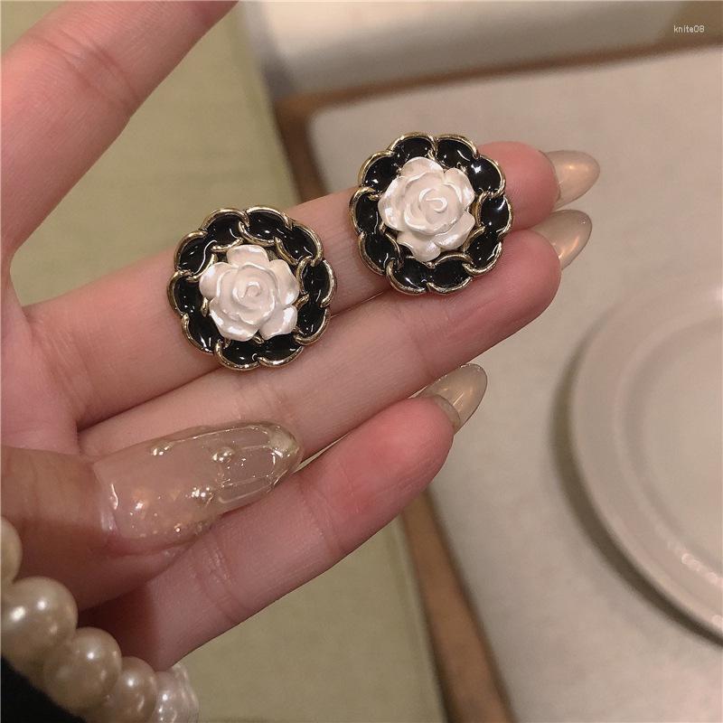 Stud Earrings Fashion Flower For Women 2023 Girls Simple Vintage Mujer Korean Brincos Statement Jewelry Accessories
Stud Earrings Fashion Flower For Women 2023 Girls Simple Vintage Mujer Korean Brincos Statement Jewelry Accessories
