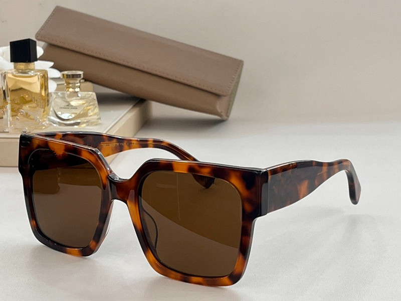 Summer Sunglasses For Men Women 5135 Style Anti-Ultraviolet Retro Plate Plank Frame Fashion Glasses Random Box
Summer Sunglasses For Men Women 5135 Style Anti-Ultraviolet Retro Plate Plank Frame Fashion Glasses Random Box