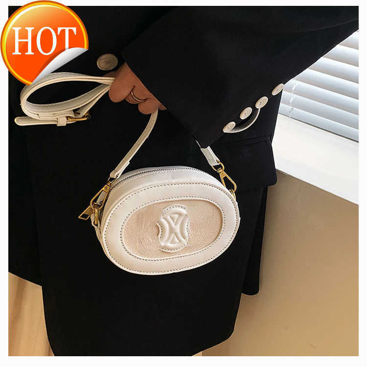 Luxury Women's Brand Designer Shoulder Bags Crossbody bag Tote 2023 New Small Round Triumph Gate Fashion Texture Mini Messenger Bag Factory Direct Sales, Black
Luxury Women's Brand Designer Shoulder Bags Crossbody bag Tote 2023 New Small Round Triumph Gate Fashion Texture Mini Messenger Bag Factory Direct Sales, Black