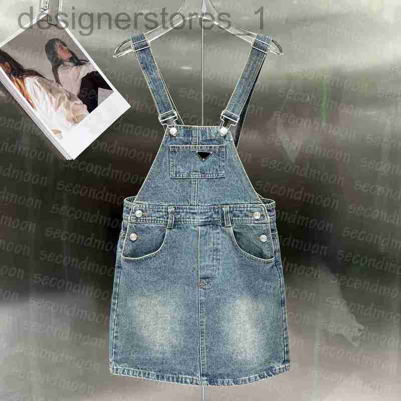 designer Women Casual Denim Dress Metal Badge Strap Skirt Designer Summer Sleeveless es Fashion Breathable Z5NK, Blue
designer Women Casual Denim Dress Metal Badge Strap Skirt Designer Summer Sleeveless es Fashion Breathable Z5NK, Blue