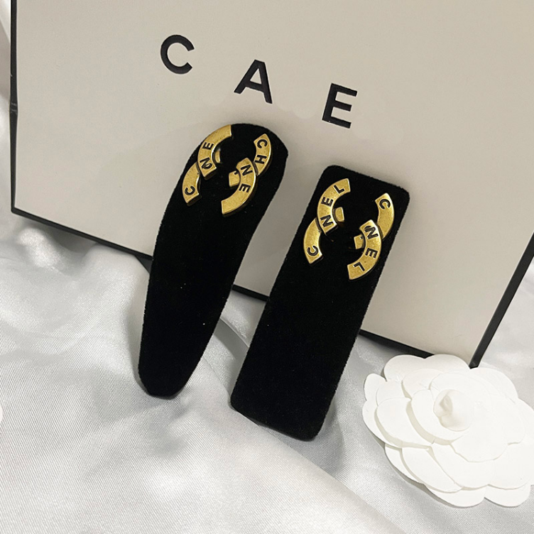 Luxury Barrettes Designer Women Korean medium velvet simple black Hairpin Brand BB Clip Leisure Hairclips Fashion square Hairpin versatile Hair Clips
Luxury Barrettes Designer Women Korean medium velvet simple black Hairpin Brand BB Clip Leisure Hairclips Fashion square Hairpin versatile Hair Clips