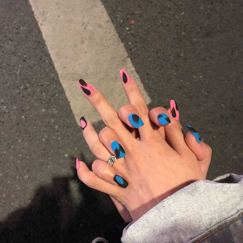 False Nails Wearing Pieces Graffiti Mandarin Duck Enhancement Patch Spicy Girl Pink Blue Jump Color Pseudo Ballet Finished Product 24 230317, Glue
False Nails Wearing Pieces Graffiti Mandarin Duck Enhancement Patch Spicy Girl Pink Blue Jump Color Pseudo Ballet Finished Product 24 230317, Glue