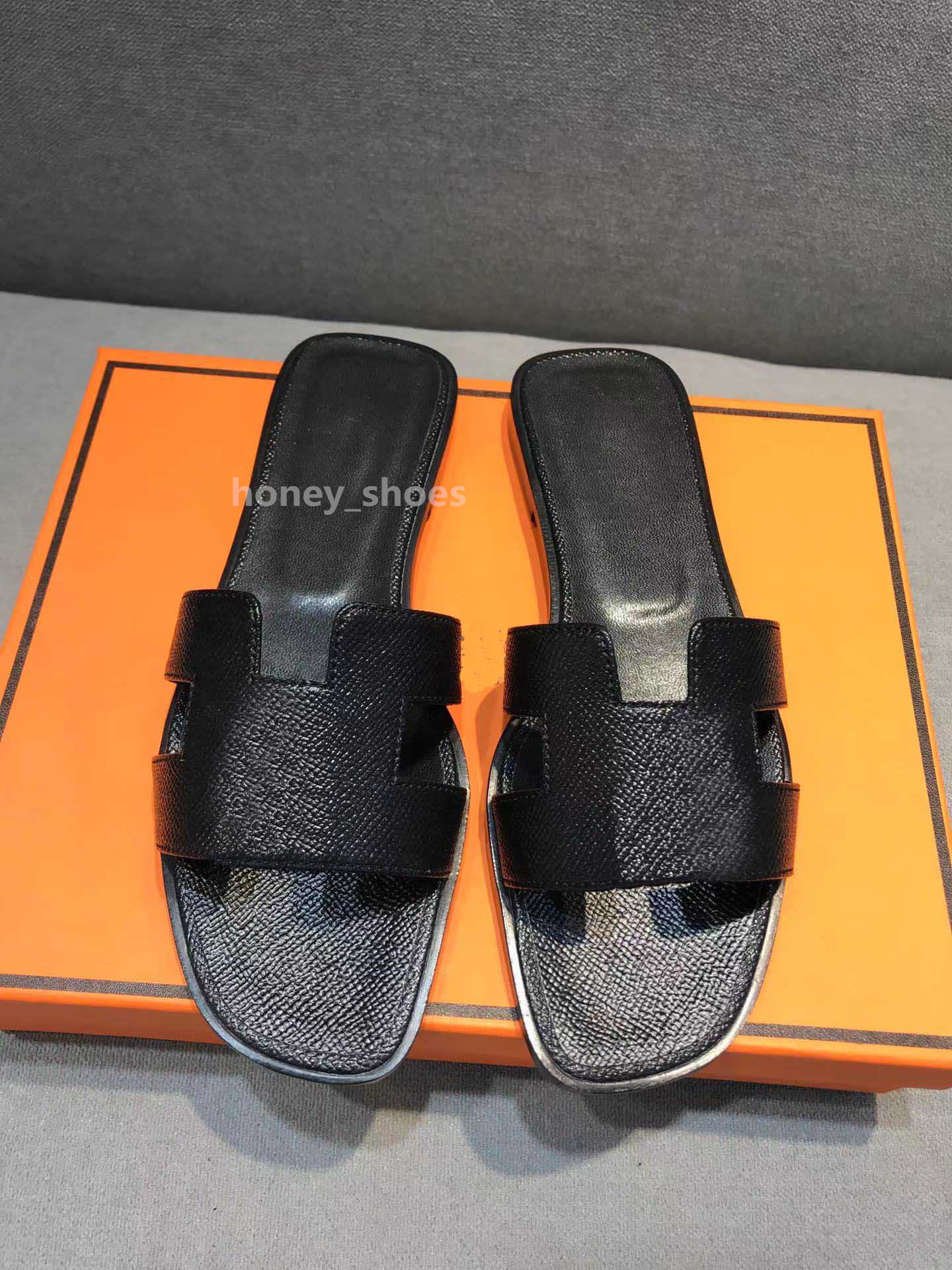 famous brand Beach slippers Classic Flat heel Summer Designer Fashion flops leather lady Slides women shoes Hotel Bath Ladies sexy Sandals Large size 35-42 H317, Color 18
famous brand Beach slippers Classic Flat heel Summer Designer Fashion flops leather lady Slides women shoes Hotel Bath Ladies sexy Sandals Large size 35-42 H317, Color 18