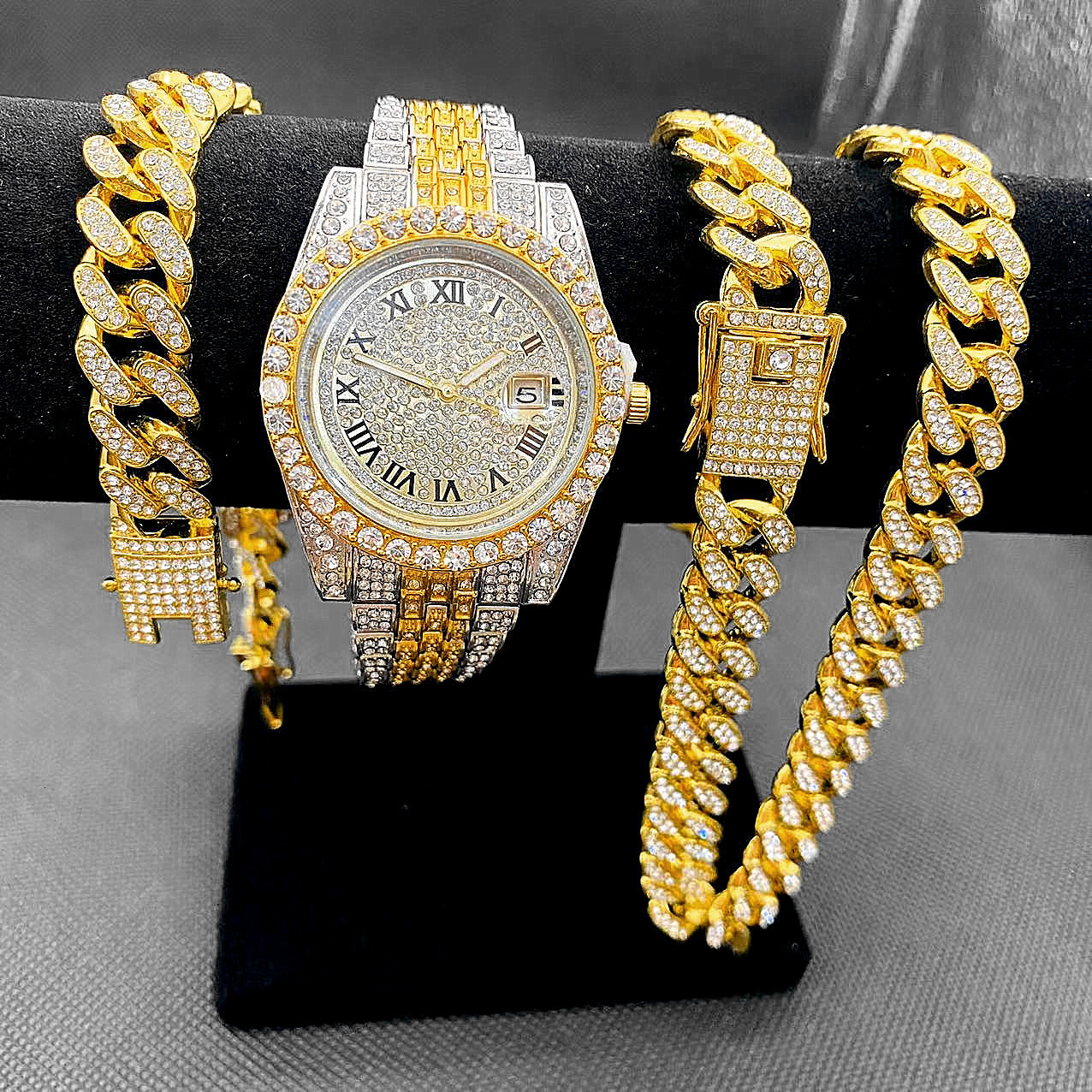 Wristwatches Full Iced Out Watches Mens Cuban Link Chain Bracelet Necklace Choker Bling Jewelry for Men Big Gold Chains Hip Hop Men Watch Set 230316, Bgold mix white
Wristwatches Full Iced Out Watches Mens Cuban Link Chain Bracelet Necklace Choker Bling Jewelry for Men Big Gold Chains Hip Hop Men Watch Set 230316, Bgold mix white
