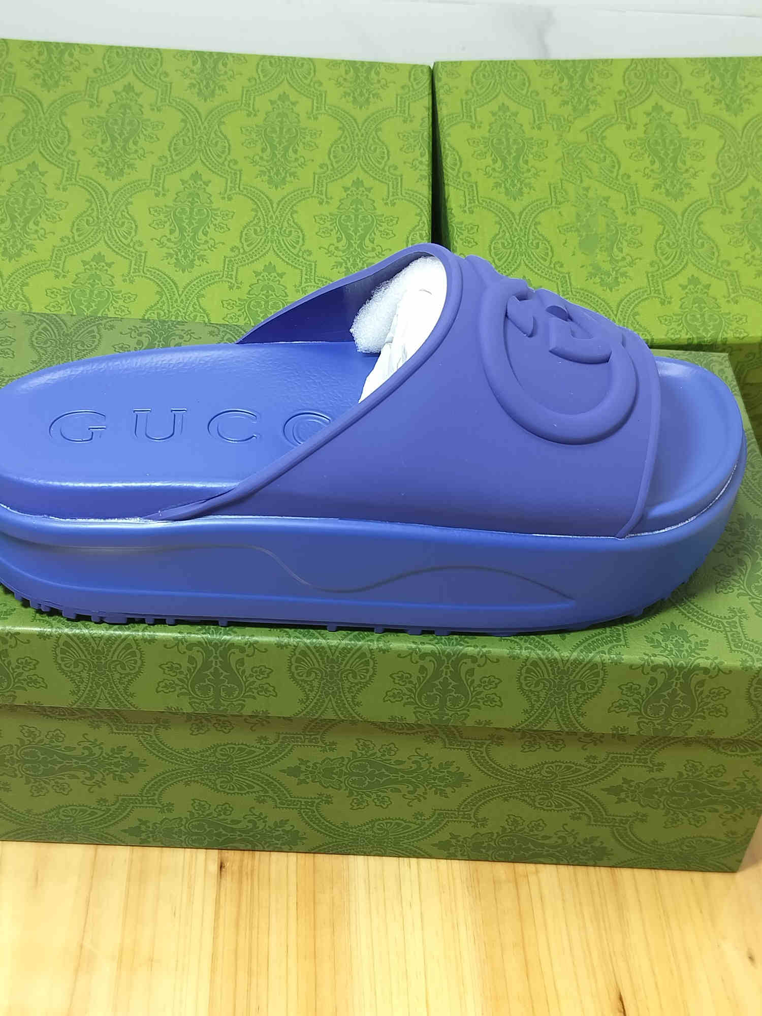 Running Shoes Sandals luxury Designer women Flip flops Slipper Genuine Leather slides Metal Chain Ladies Casual shoes